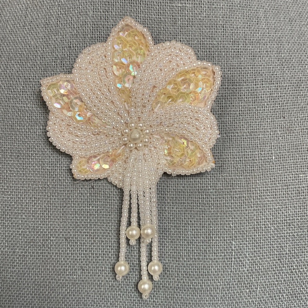 Vintage Avon Sequin Blossom Pin 1990